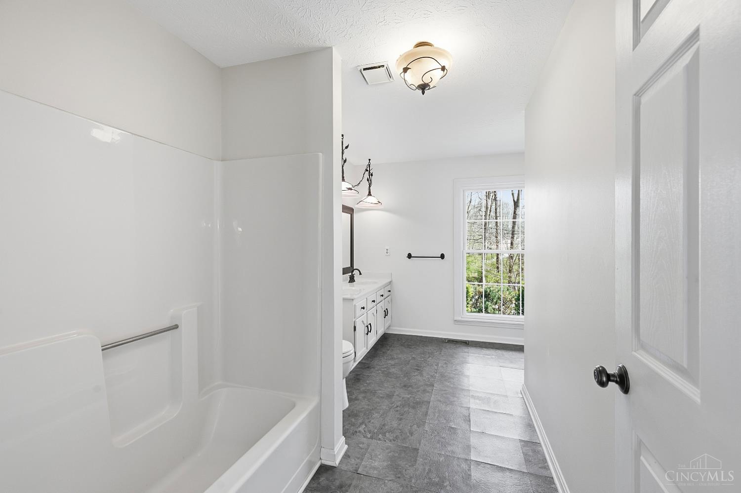 3883 Fulton Grove Road Cincinnati, OH 45245 - Photo 41 of 70