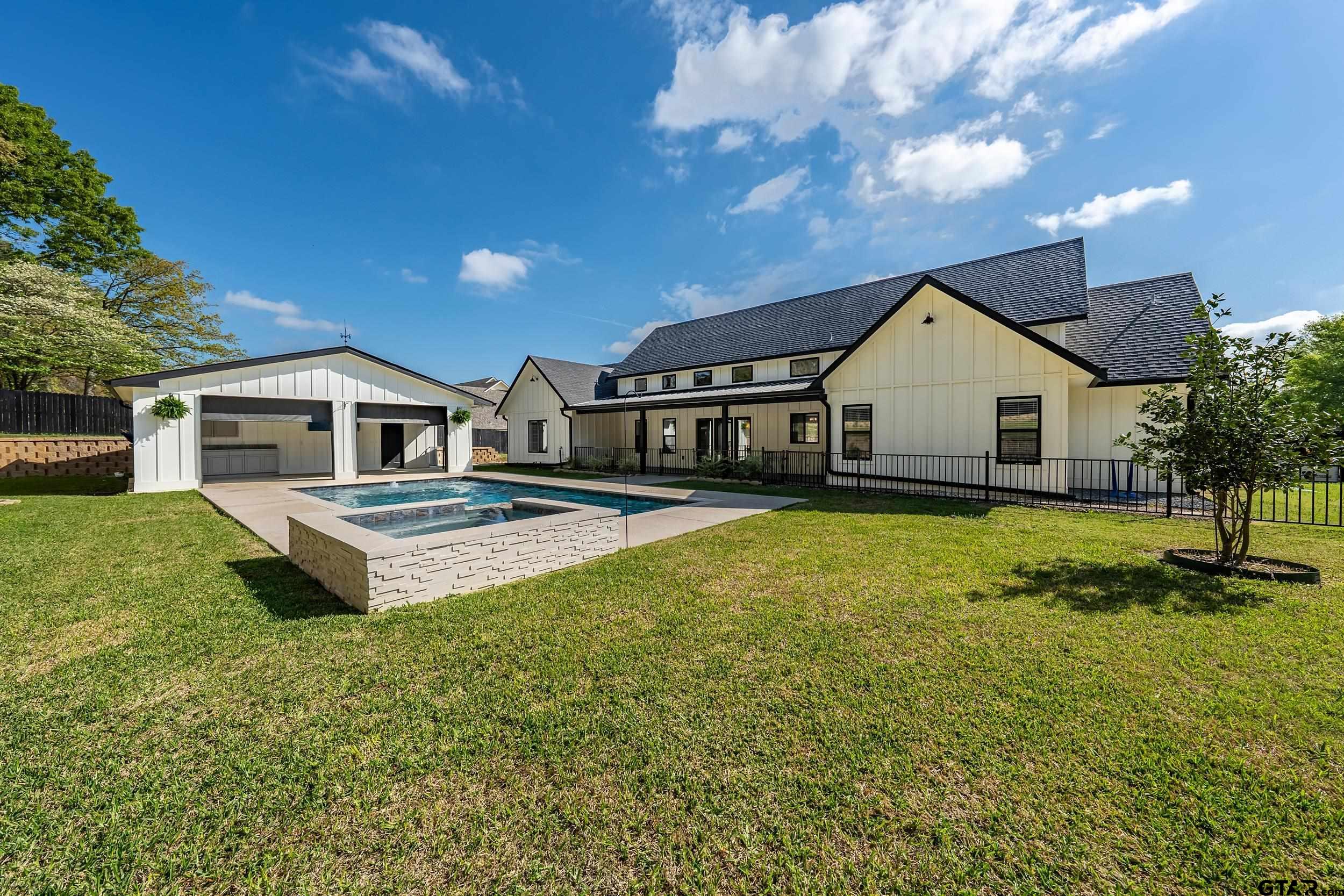 16919 Sawyer Way Lindale, TX 75771 - Photo 34 of 43 a house view with a outdoor space