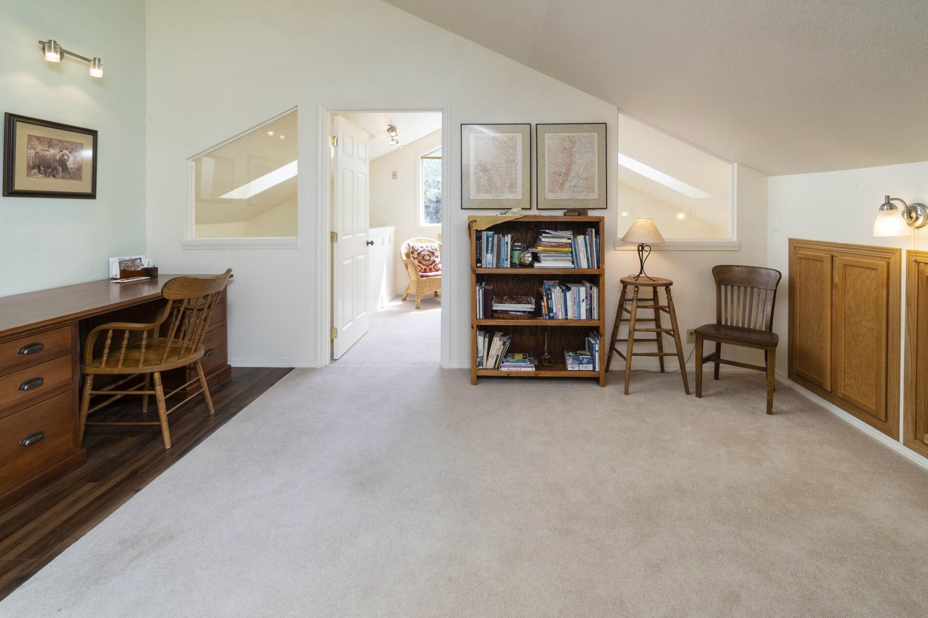 18430 Walton Road Bend, OR 97703 - Photo 31 of 50 batch_30. Walton guest room, office