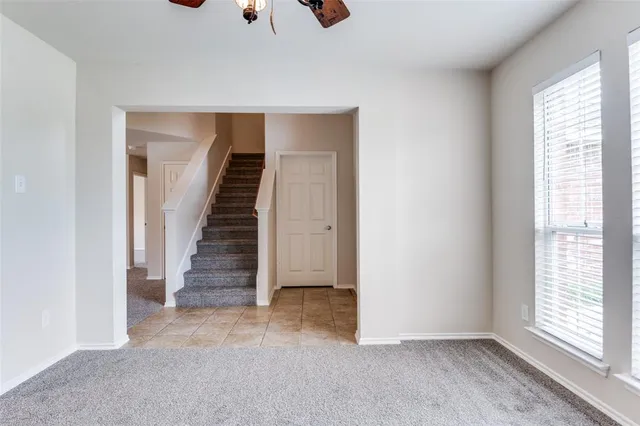 an entryway and a window in a room