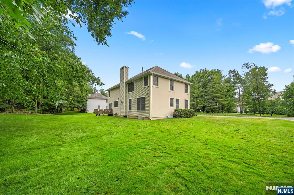 7 Woods Edge Road Old Tappan, NJ 07675 - Photo 29 of 32