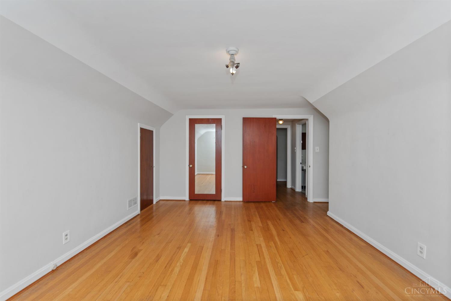 3270 Renfro Avenue Cincinnati, OH 45211 - Photo 27 of 43 Gallery Image 27