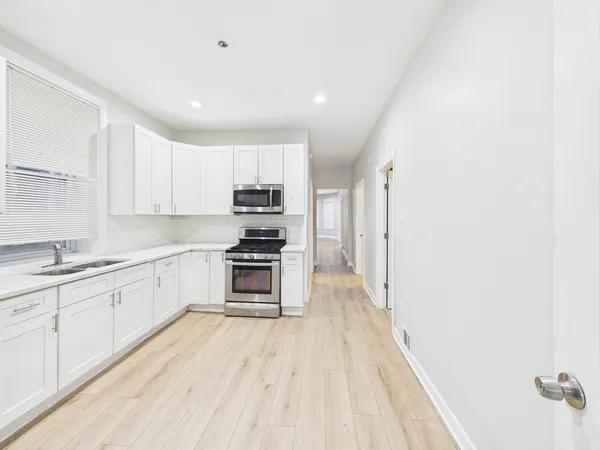 $1,875 | 6639 South Bishop Street, Unit 1, Chicago, IL 60636