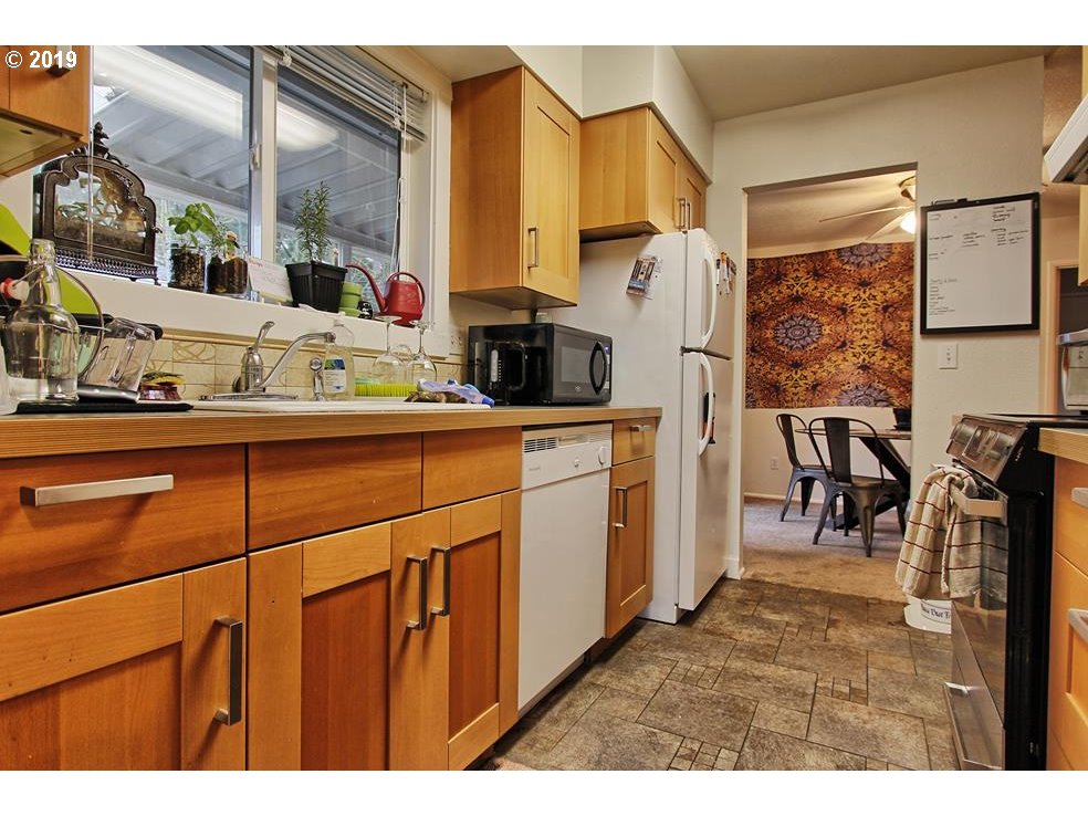 7020 Southwest Capitol Hill Road Portland, OR 97219 - Photo 22 of 26 Gallery Image 22