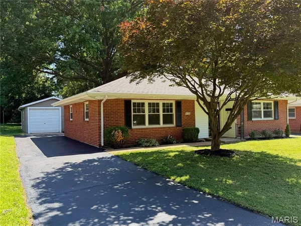 $149,900 | 1035 St Marie Street, Florissant, MO 63031