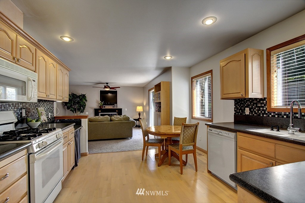 3122 201st Place Southeast Bothell, WA 98012 - Photo 8 of 18