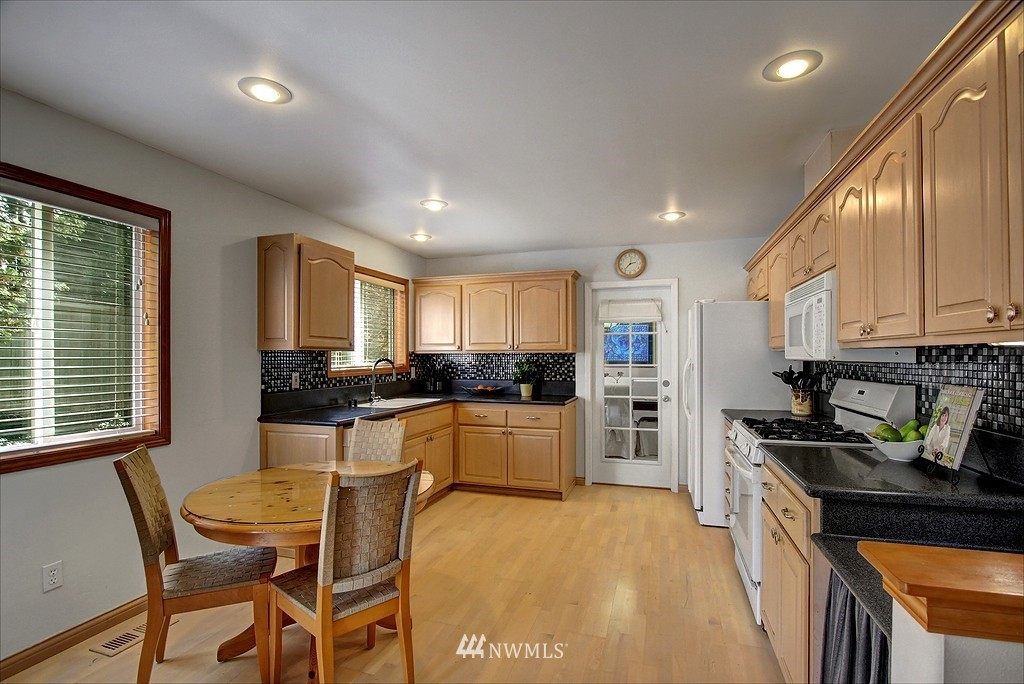 3122 201st Place Southeast Bothell, WA 98012 - Photo 9 of 18