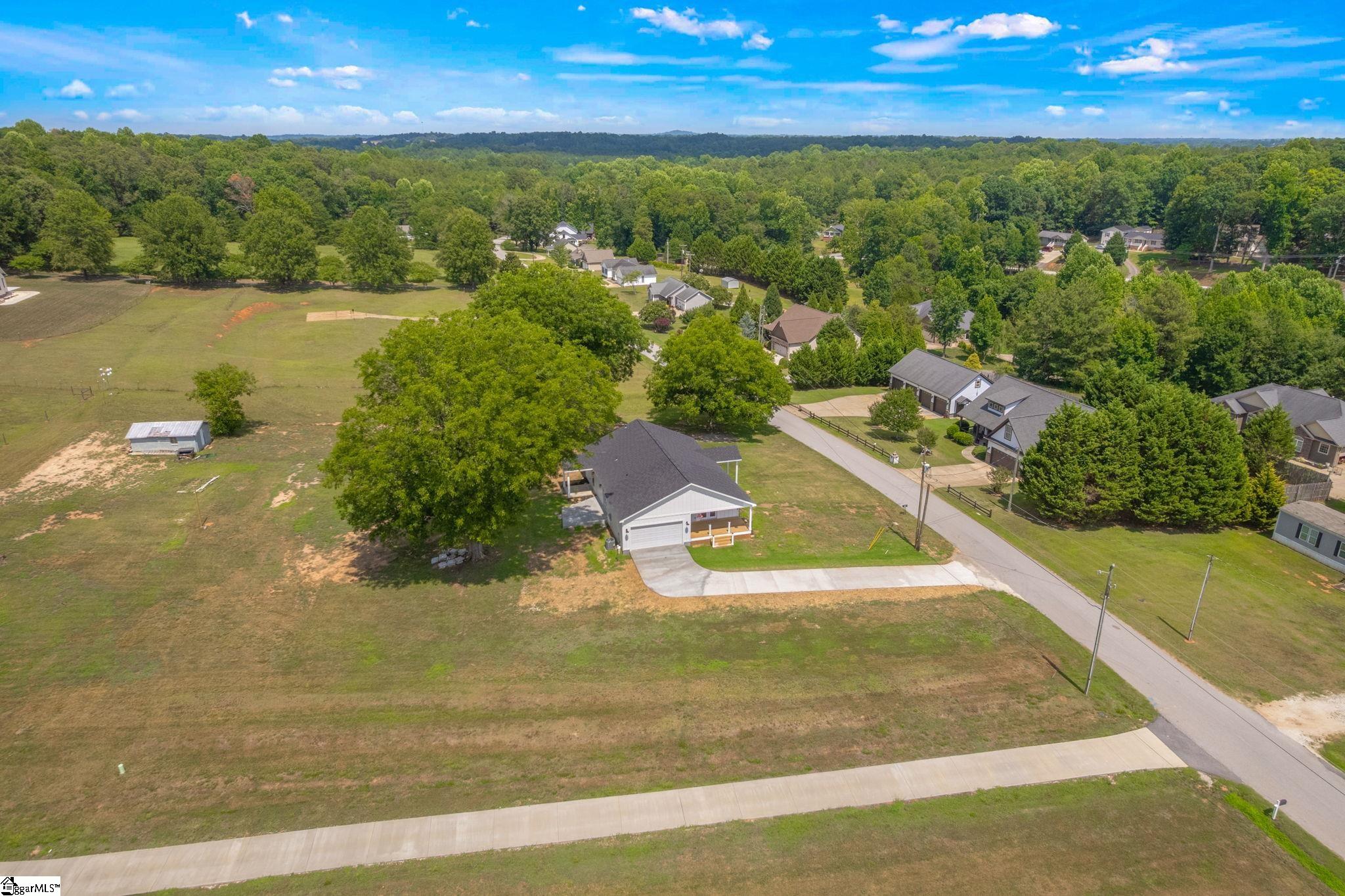 2024 Edwards Lake Road Greer, SC 29651 - Photo 35 of 39