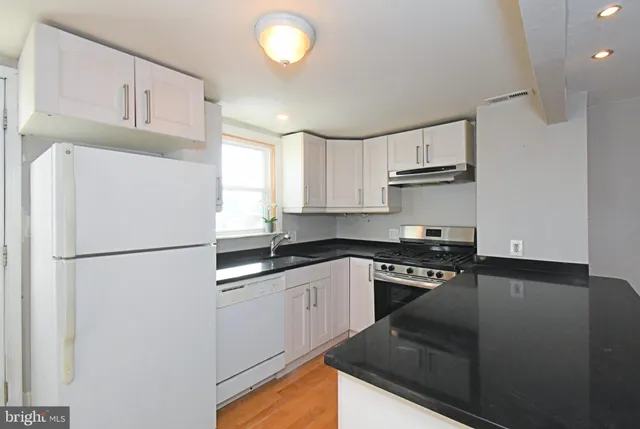 $324,000 | 220 St Marys Street, Phoenixville, PA 19460