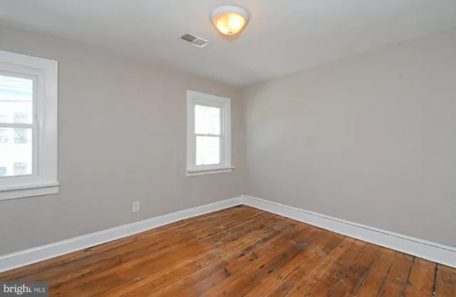 $324,000 | 220 St Marys Street, Phoenixville, PA 19460