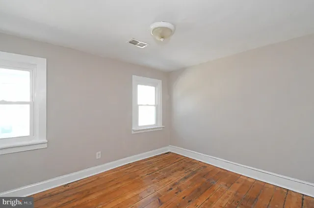 $324,000 | 220 St Marys Street, Phoenixville, PA 19460