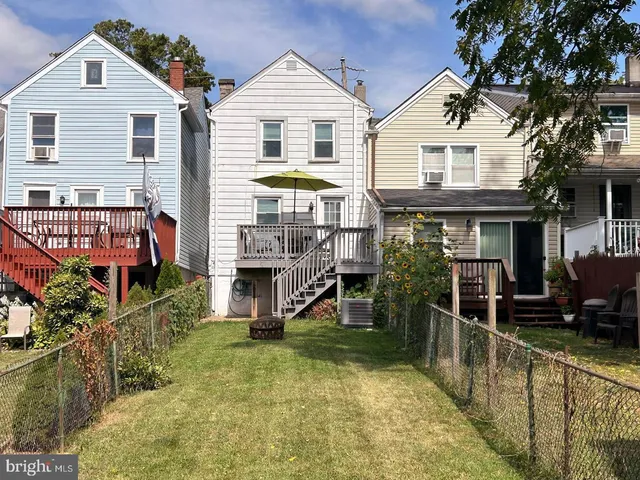 $324,000 | 220 St Marys Street, Phoenixville, PA 19460