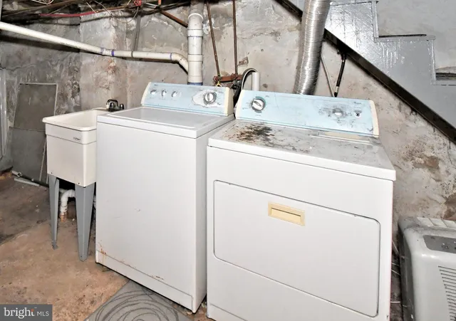 $324,000 | 220 St Marys Street, Phoenixville, PA 19460