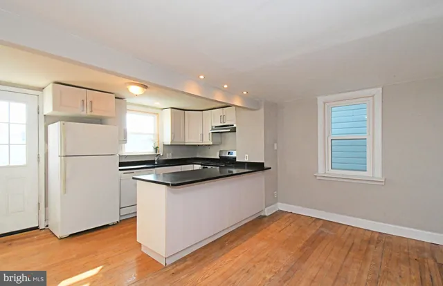 $324,000 | 220 St Marys Street, Phoenixville, PA 19460