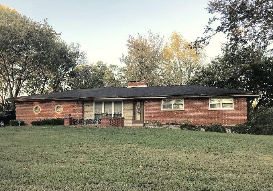9933 Winkel Road St. Louis, MO 63128 - Photo 1 of 22 Gallery Image 1