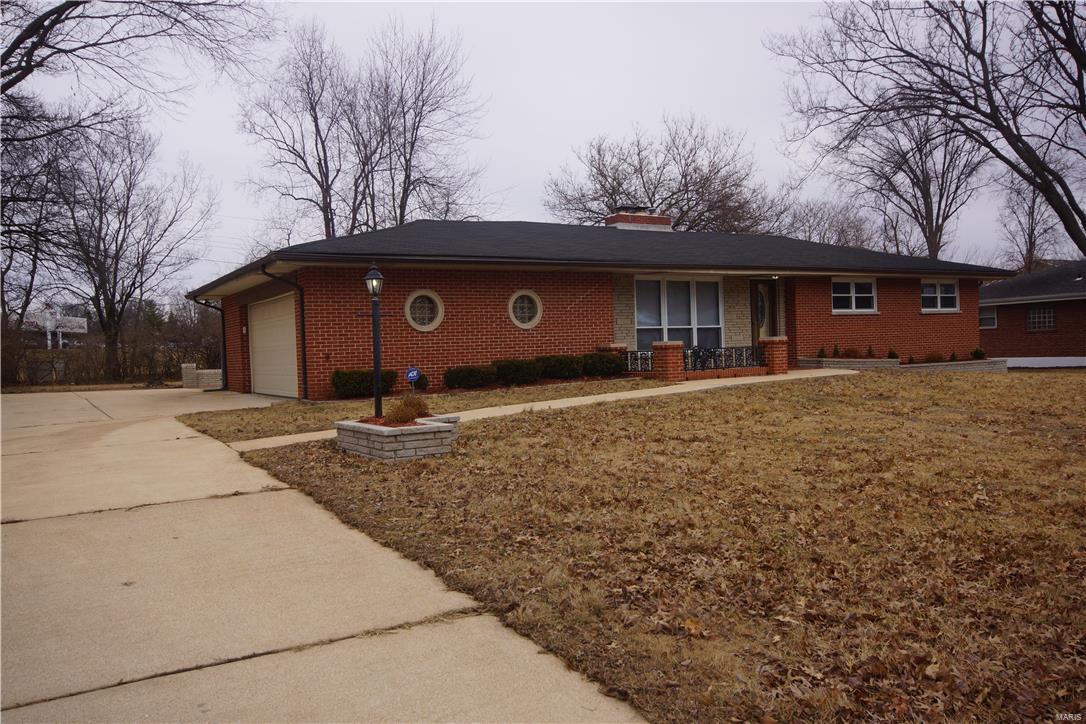 9933 Winkel Road St. Louis, MO 63128 - Photo 2 of 22 Gallery Image 2