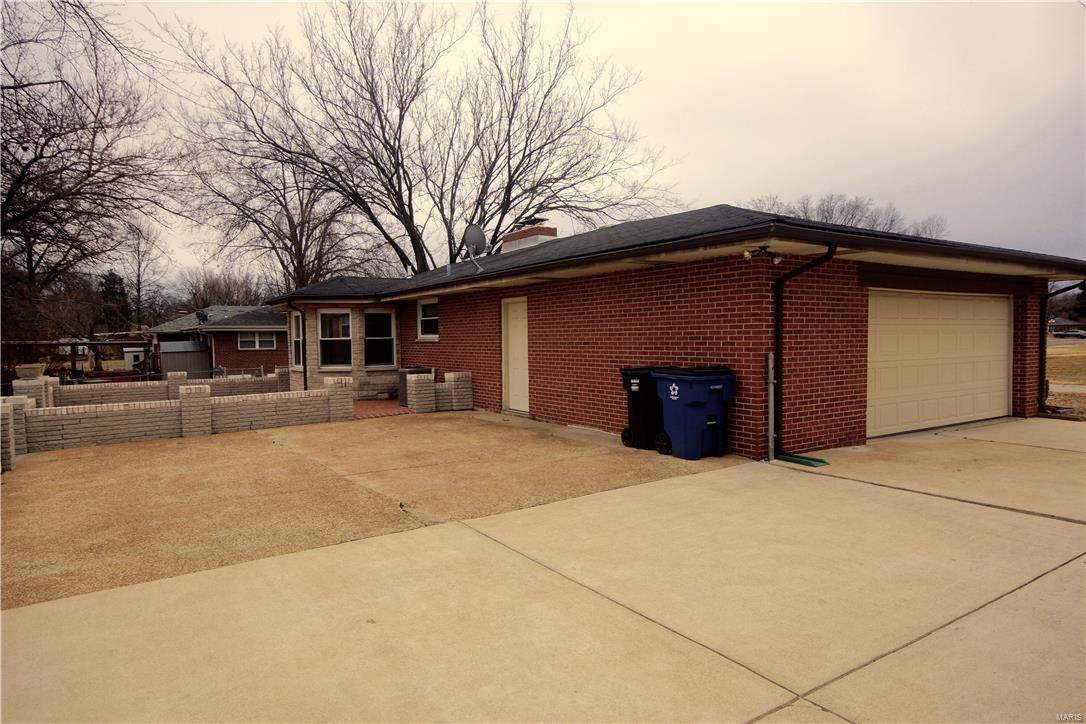 9933 Winkel Road St. Louis, MO 63128 - Photo 20 of 22 Gallery Image 20