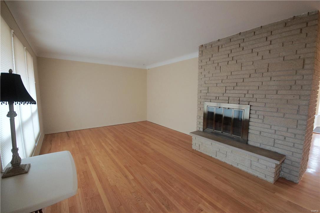 9933 Winkel Road St. Louis, MO 63128 - Photo 3 of 22 Gallery Image 3
