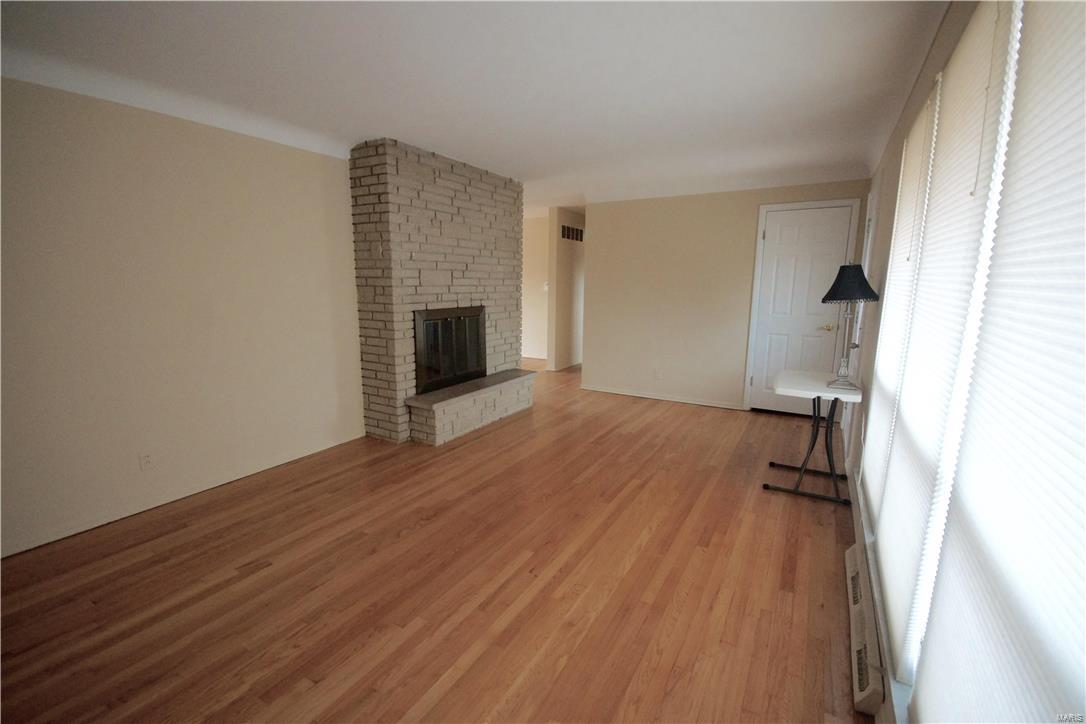 9933 Winkel Road St. Louis, MO 63128 - Photo 4 of 22 Gallery Image 4