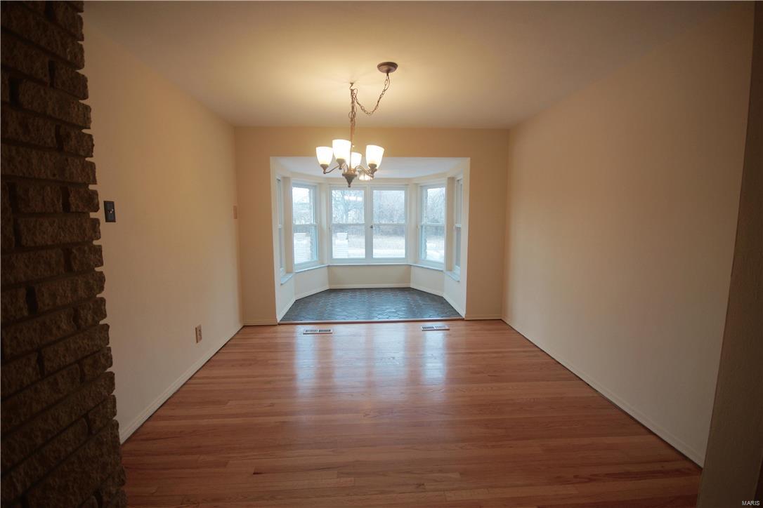 9933 Winkel Road St. Louis, MO 63128 - Photo 6 of 22 Gallery Image 6