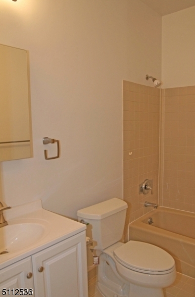 2D Avon Court, Unit B Chatham, NJ 07928 - Photo 13 of 17