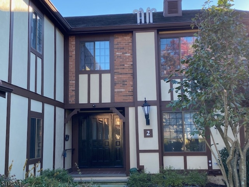 2D Avon Court, Unit B Chatham, NJ 07928 - Photo 3 of 17