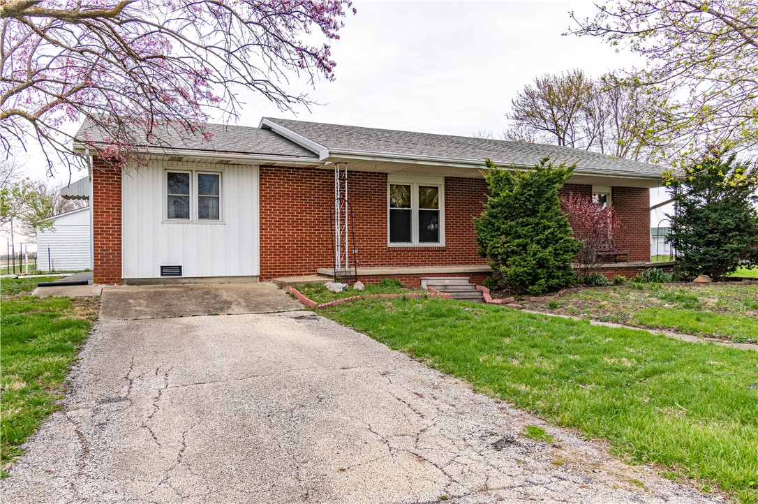 6178 Public Road Macon, IL 62544 - Photo 4 of 26