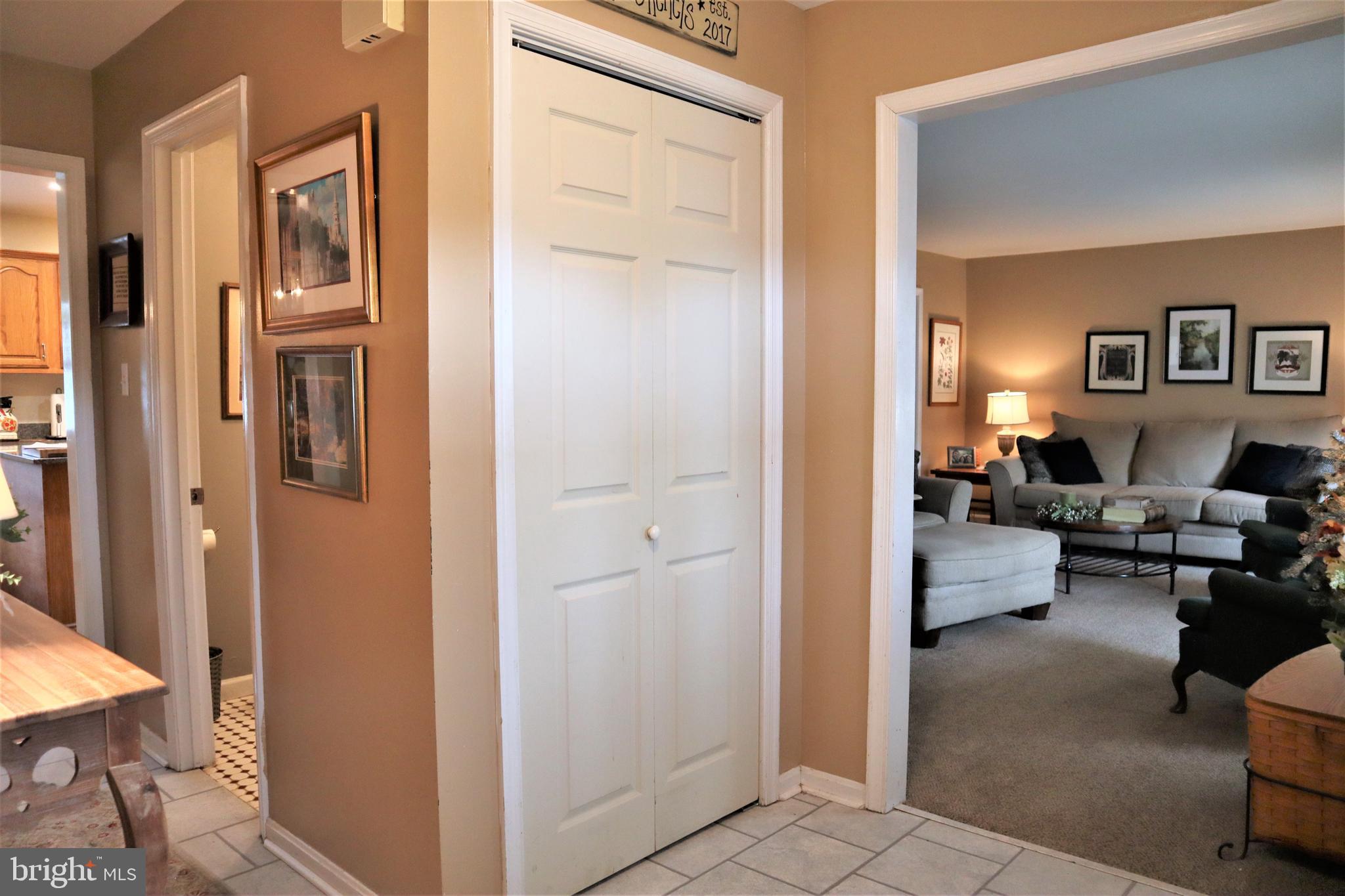 313 Stonehenge Road Winchester, VA 22601 - Photo 8 of 44 Foyer
