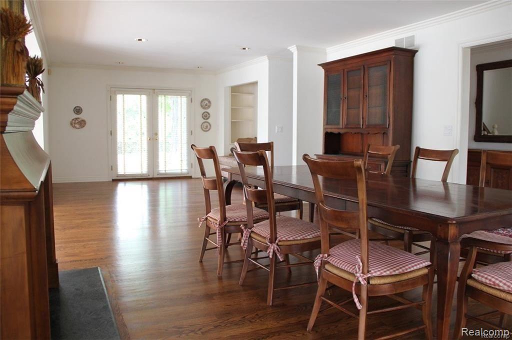 32577 Wing Lake Road Franklin, MI 48025 - Photo 4 of 37