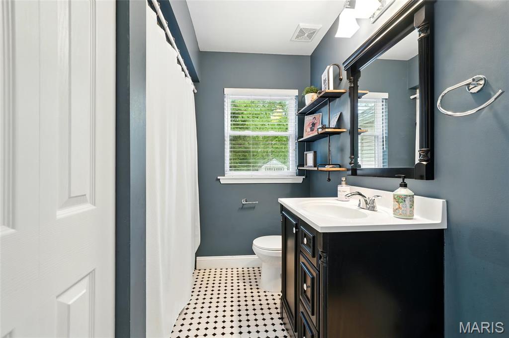 448 Chamberlin Drive Ballwin, MO 63021 - Photo 11 of 24