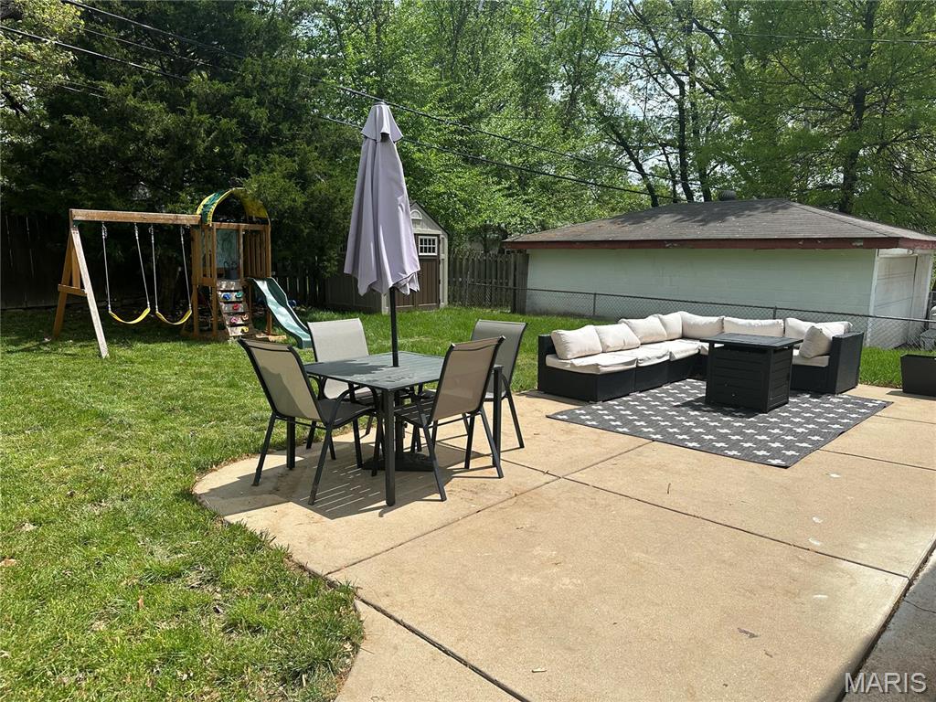 448 Chamberlin Drive Ballwin, MO 63021 - Photo 2 of 24