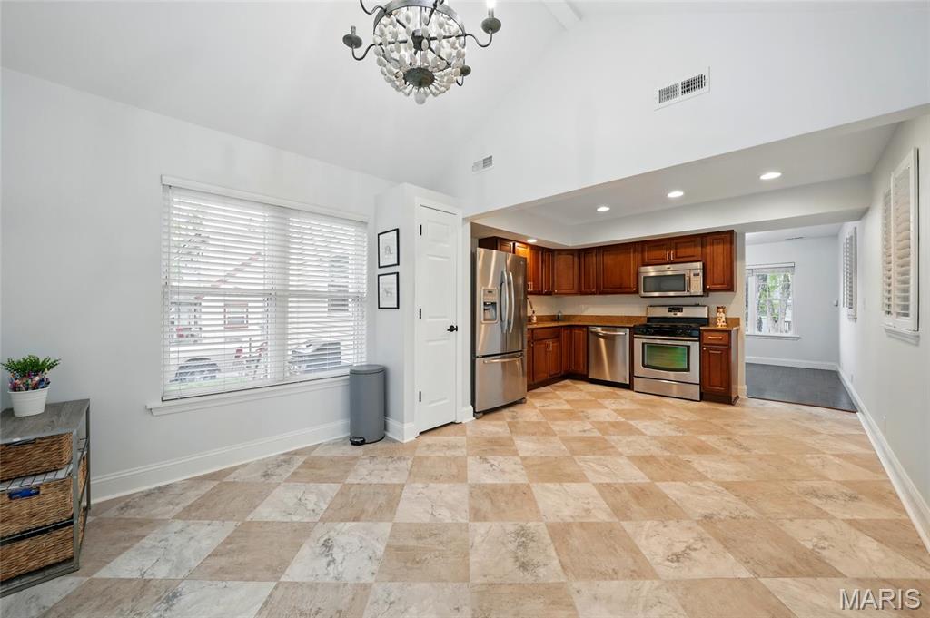 448 Chamberlin Drive Ballwin, MO 63021 - Photo 9 of 24