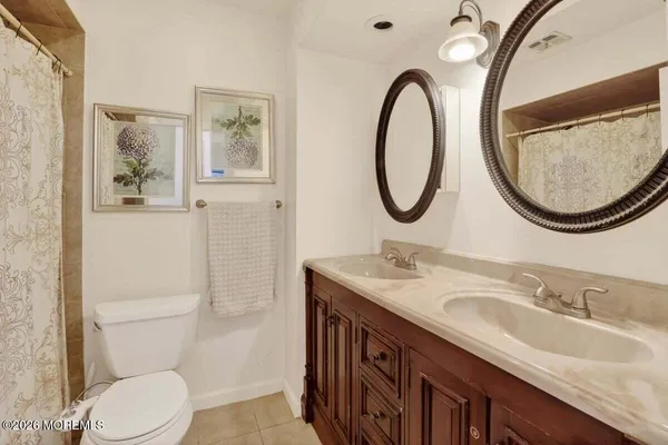 $750,000 | 10 Wayne Court, Manalapan, NJ 07726