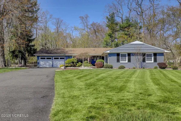 $750,000 | 10 Wayne Court, Manalapan, NJ 07726