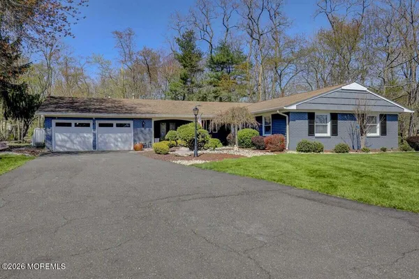 $750,000 | 10 Wayne Court, Manalapan, NJ 07726