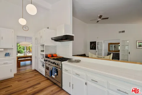 $1,650,000 | 22429 Bessemer Street, Woodland Hills, CA 91367