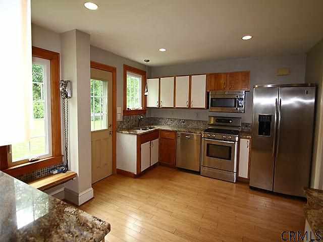 313 Osborne Road Colonie, NY 12211 - Photo 5 of 25 Photo 5