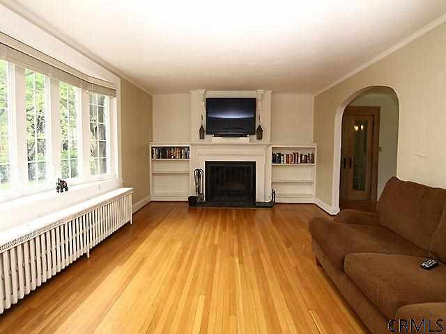 313 Osborne Road Colonie, NY 12211 - Photo 9 of 25 Photo 9