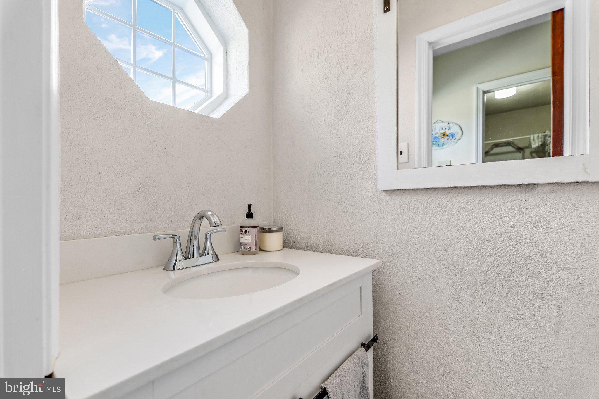 1421 Ponds Edge Road West Chester, PA 19382 - Photo 14 of 27 Powderroom