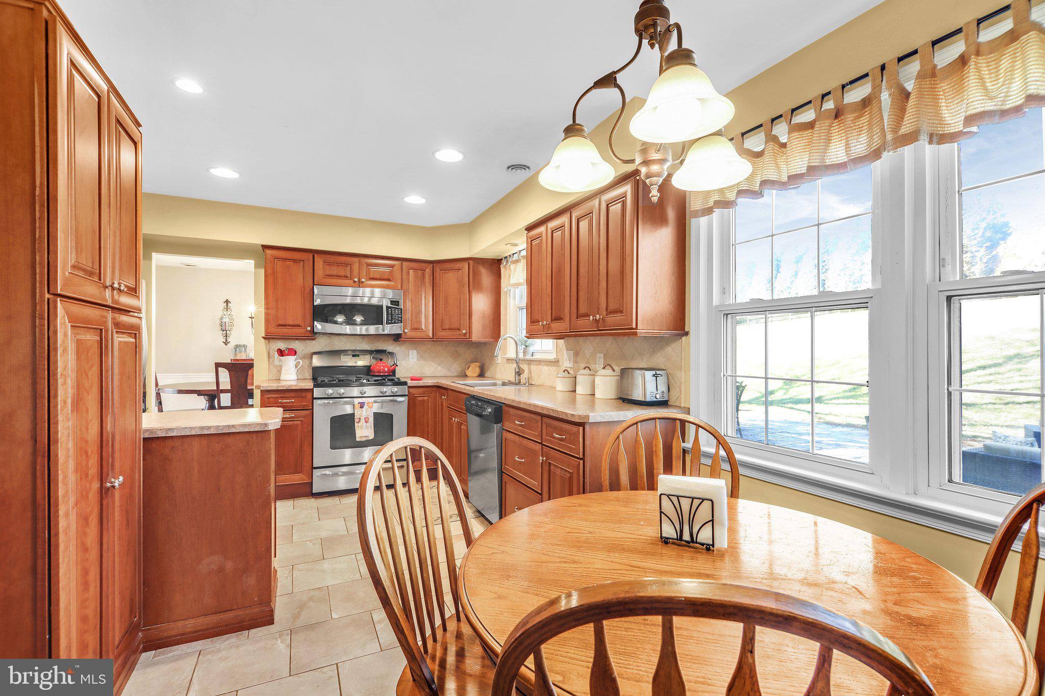 1421 Ponds Edge Road West Chester, PA 19382 - Photo 17 of 27 Kitchen