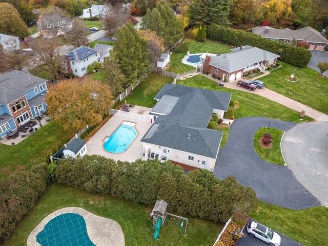 $2,600,000 | 10 Viking Road, Winchester, MA 01890