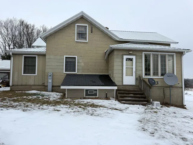 $225,900 | N11284 County Rd D, Clintonville, WI 54929