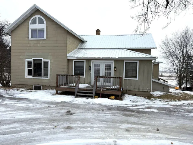 $225,900 | N11284 County Rd D, Clintonville, WI 54929