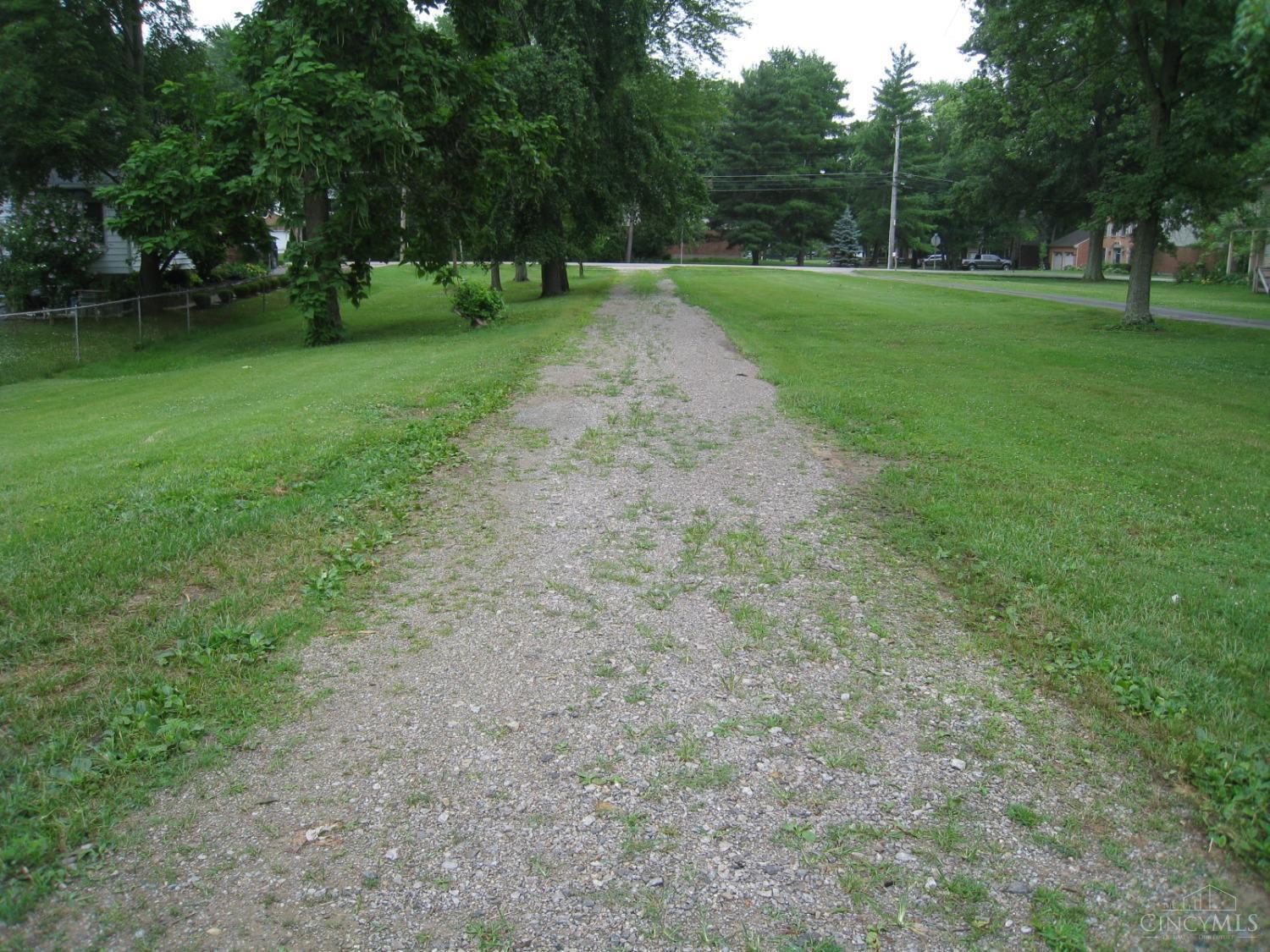 983 8 Mile Road Cincinnati, OH 45255 - Photo 4 of 12 Gallery Image 4
