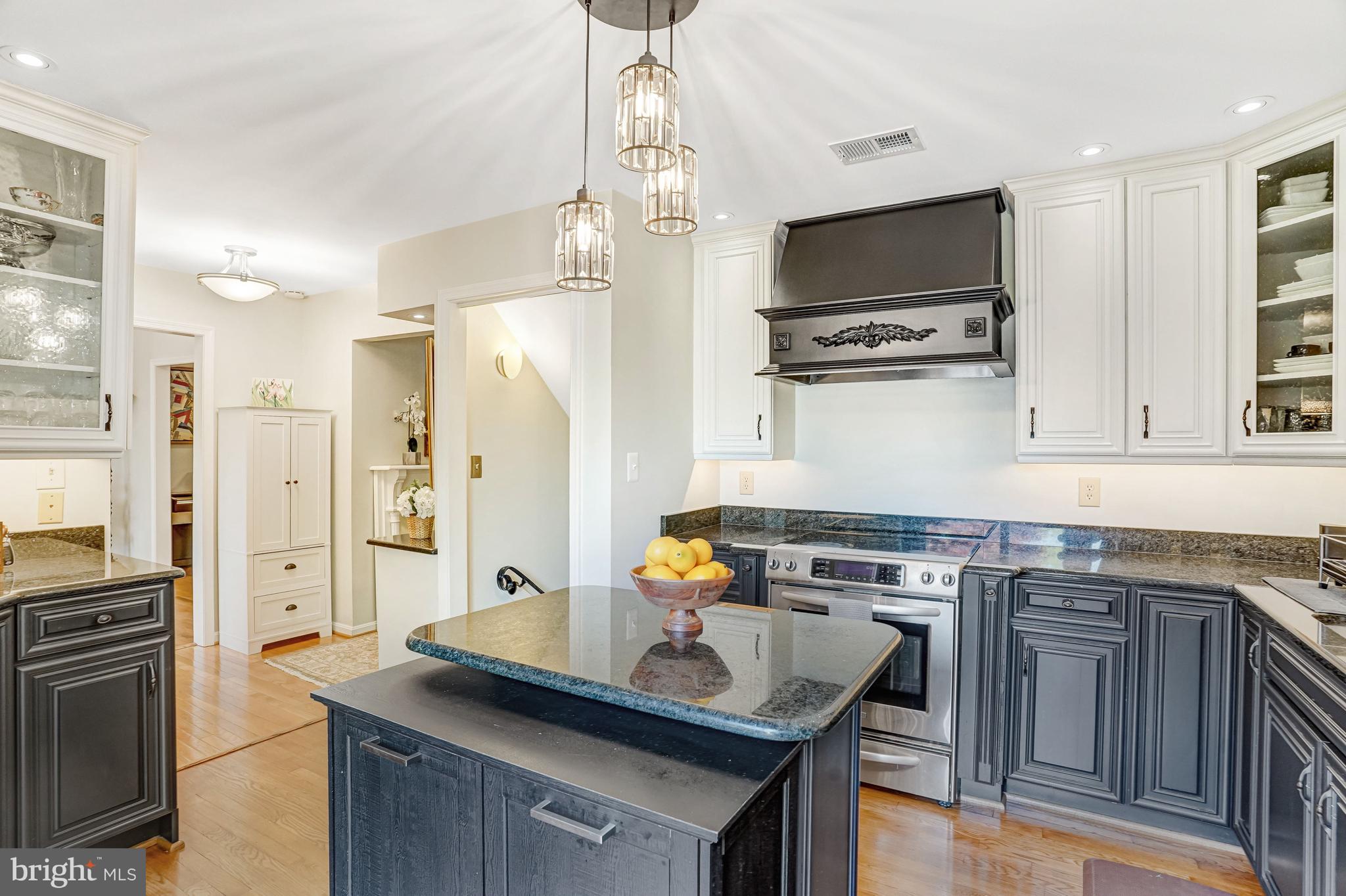 8428 Grenoble Court Springfield, VA 22152 - Photo 13 of 41