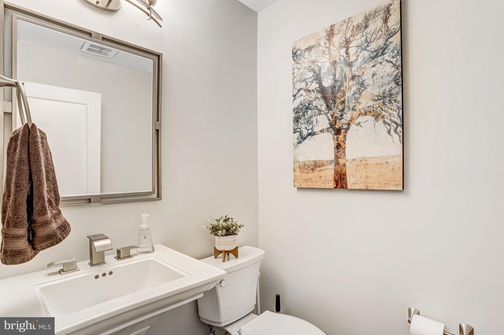 8428 Grenoble Court Springfield, VA 22152 - Photo 15 of 41 Main level powder room