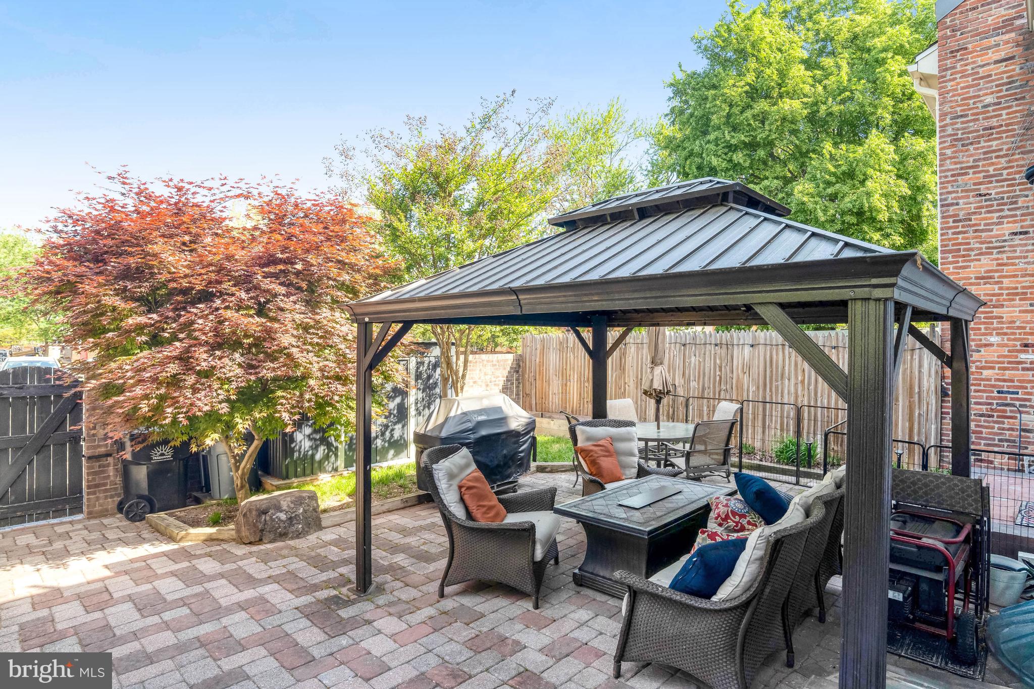 8428 Grenoble Court Springfield, VA 22152 - Photo 36 of 41 Huge patio yard