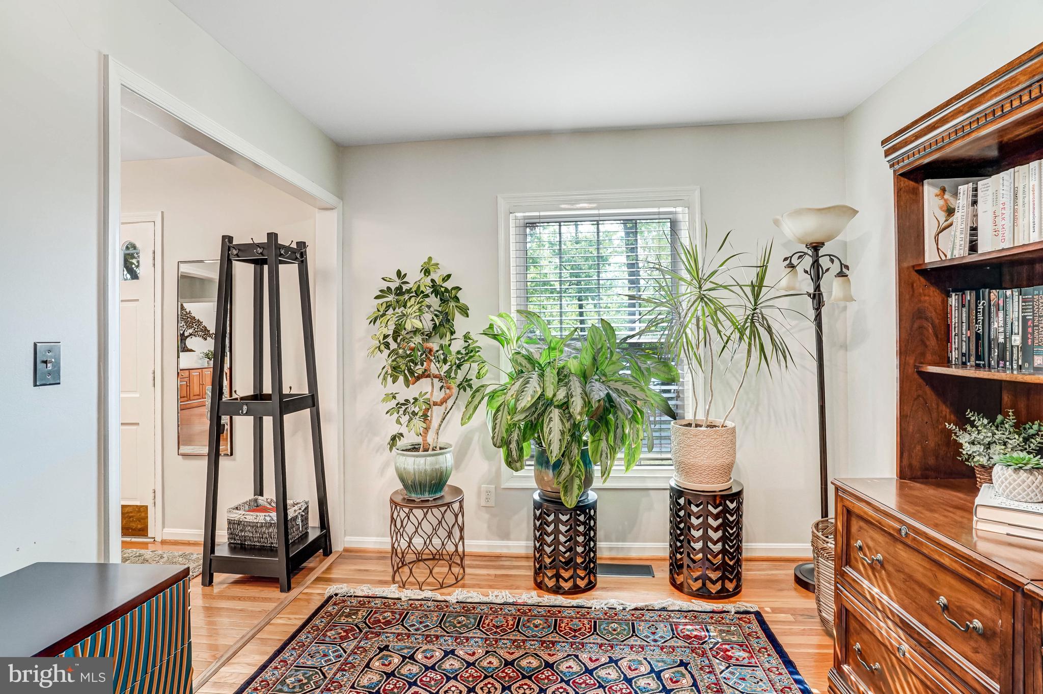 8428 Grenoble Court Springfield, VA 22152 - Photo 5 of 41