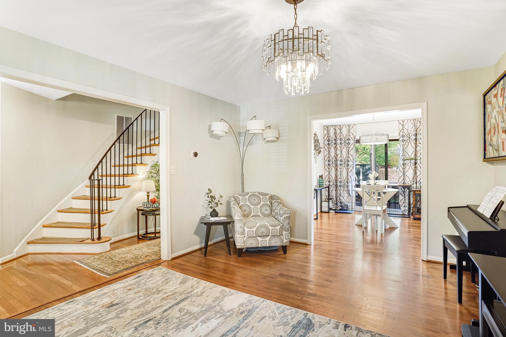 8428 Grenoble Court Springfield, VA 22152 - Photo 8 of 41