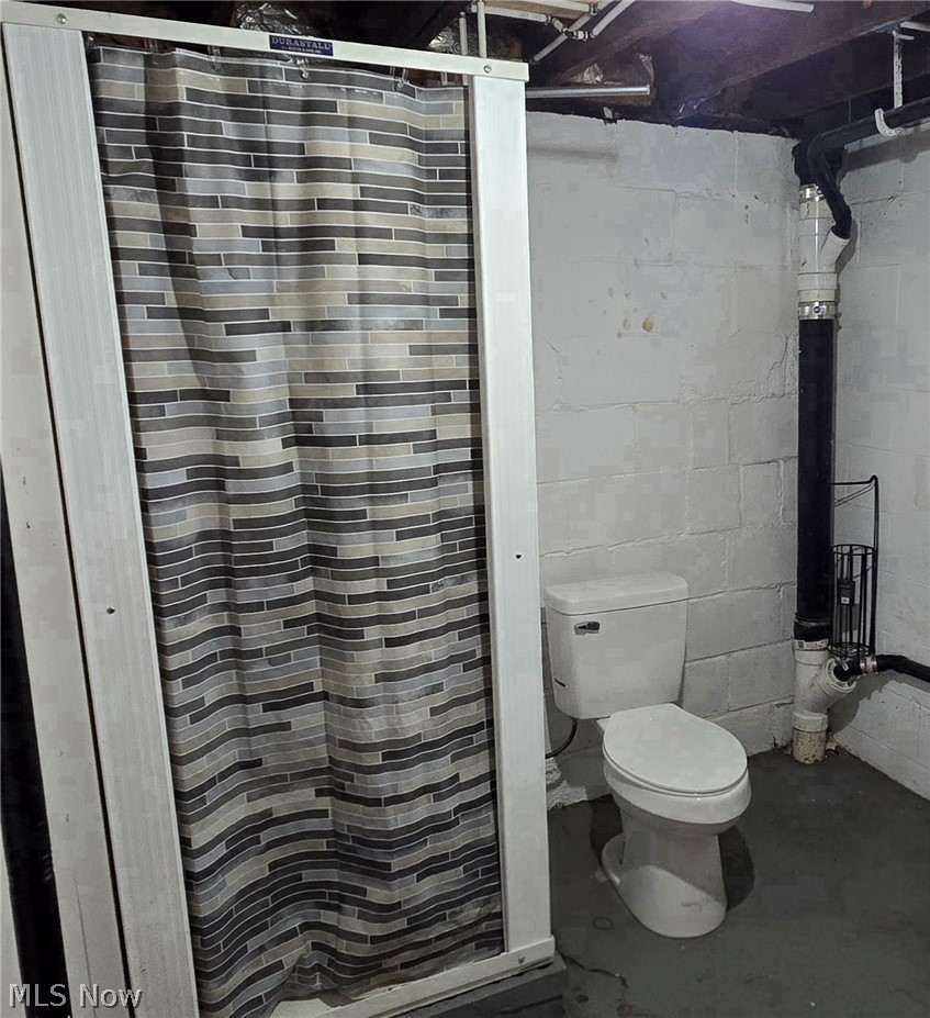 688 Dayton Street Akron, OH 44310 - Photo 33 of 41